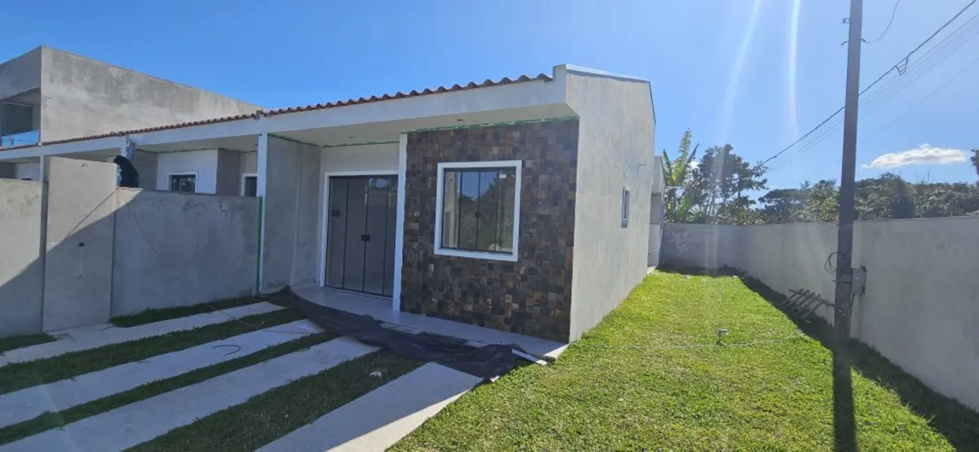 Foto 2 de Casa com 2 quartos à venda, 61m2 em Pontal Do Parana - PR