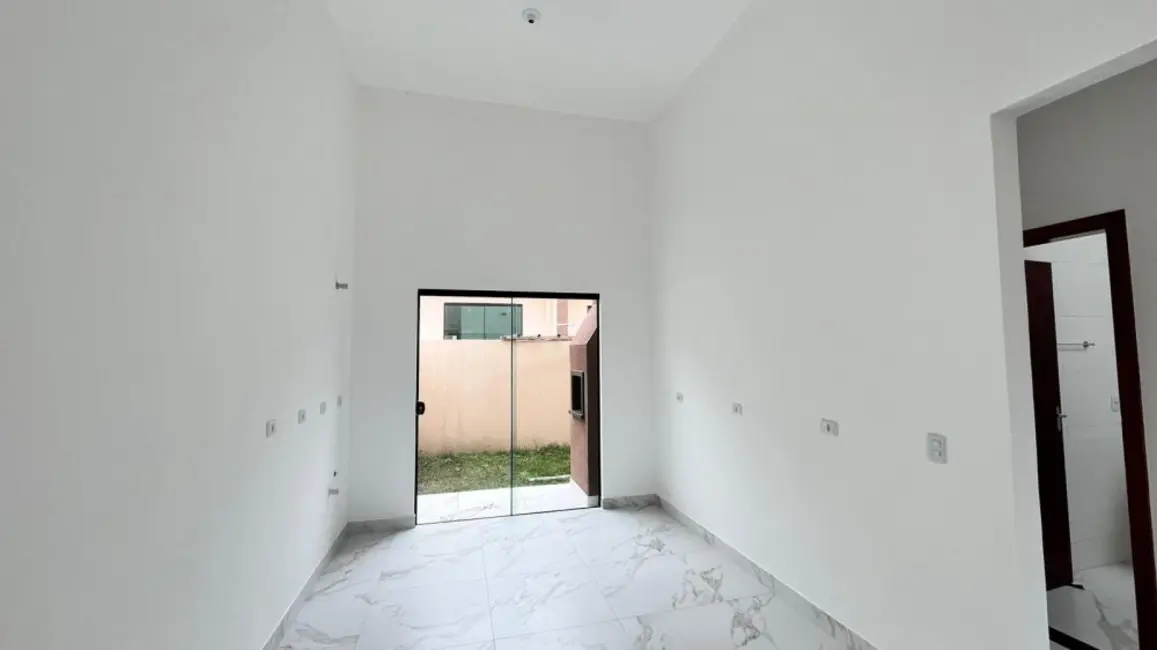 Foto 3 de Casa com 2 quartos à venda, 65m2 em Matinhos - PR