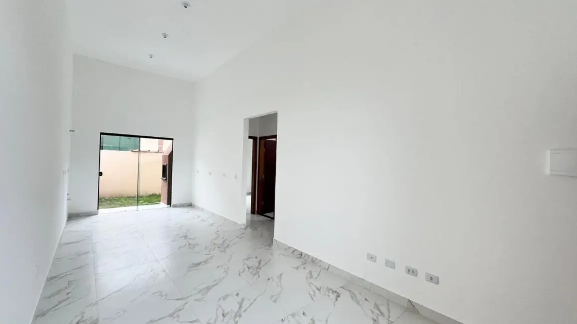 Foto 4 de Casa com 2 quartos à venda, 65m2 em Matinhos - PR