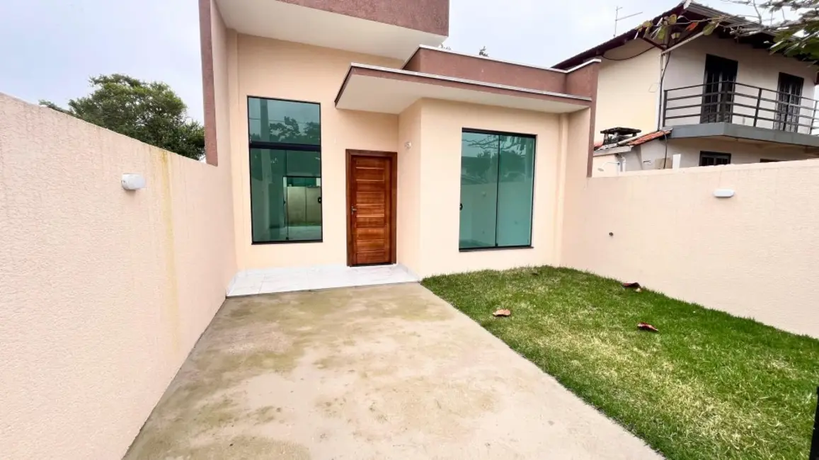 Foto 2 de Casa com 2 quartos à venda, 65m2 em Matinhos - PR