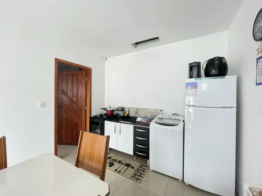 Foto 4 de Casa com 2 quartos à venda, 40m2 em Matinhos - PR