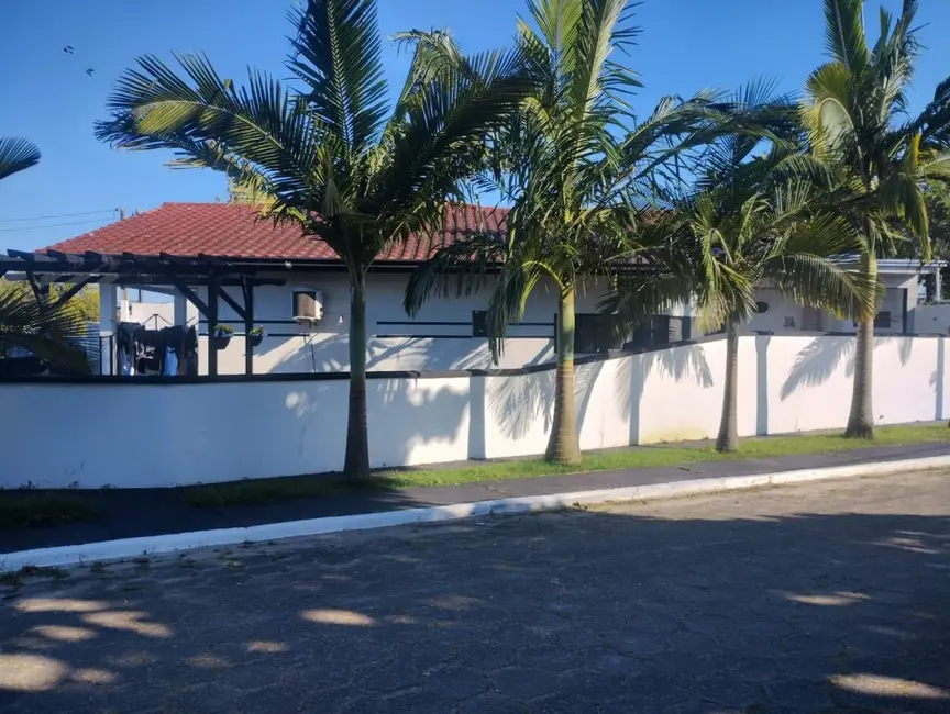 Foto 3 de Casa com 3 quartos à venda, 40m2 em Pontal Do Parana - PR