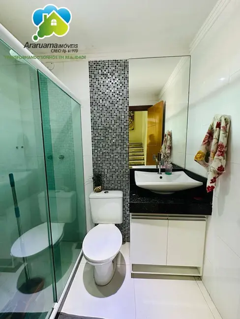 Foto 4 de Casa com 4 quartos à venda, 225m2 em Araruama - RJ