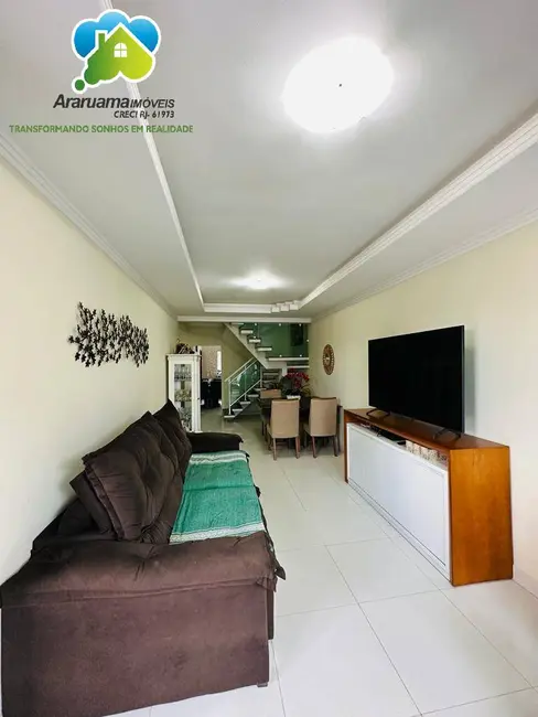 Foto 3 de Casa com 4 quartos à venda, 225m2 em Araruama - RJ