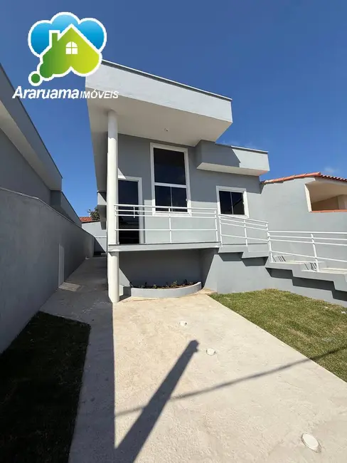 Casa com 3 quartos à venda, 225m2 em Araruama - RJ - imagem 2 Foto 2 de Casa com 3 quartos à venda, 225m2 em Araruama - RJ