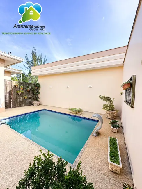 Foto 8 de Casa com 3 quartos à venda, 600m2 em Araruama - RJ