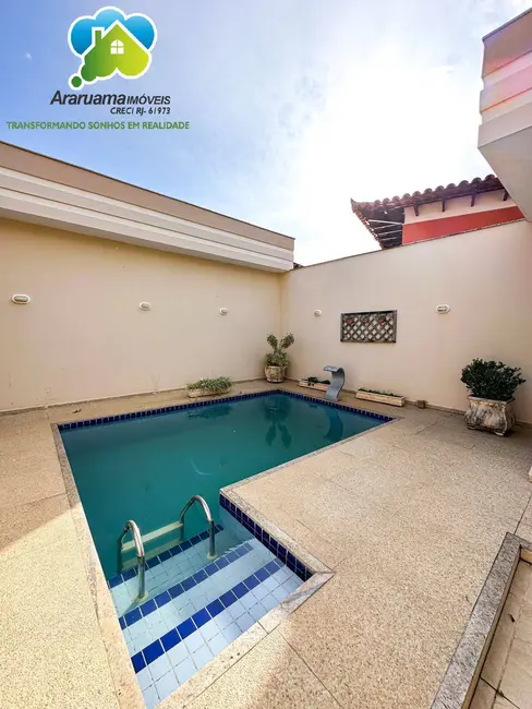 Foto 6 de Casa com 3 quartos à venda, 600m2 em Araruama - RJ