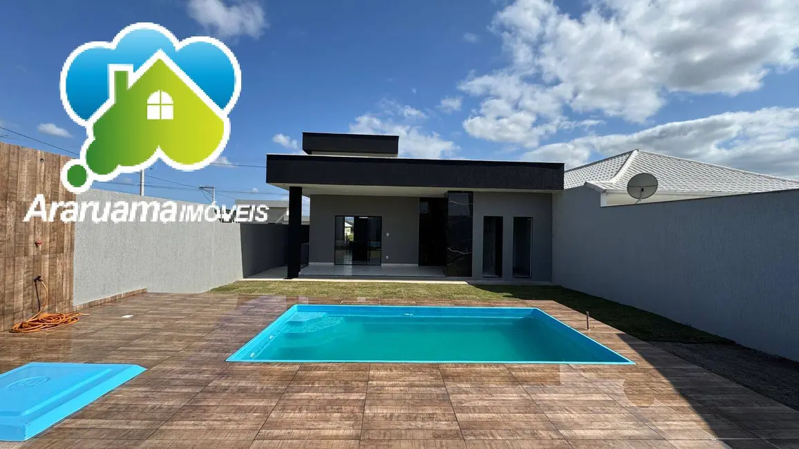 Foto 2 de Casa com 2 quartos à venda, 315m2 em Araruama - RJ