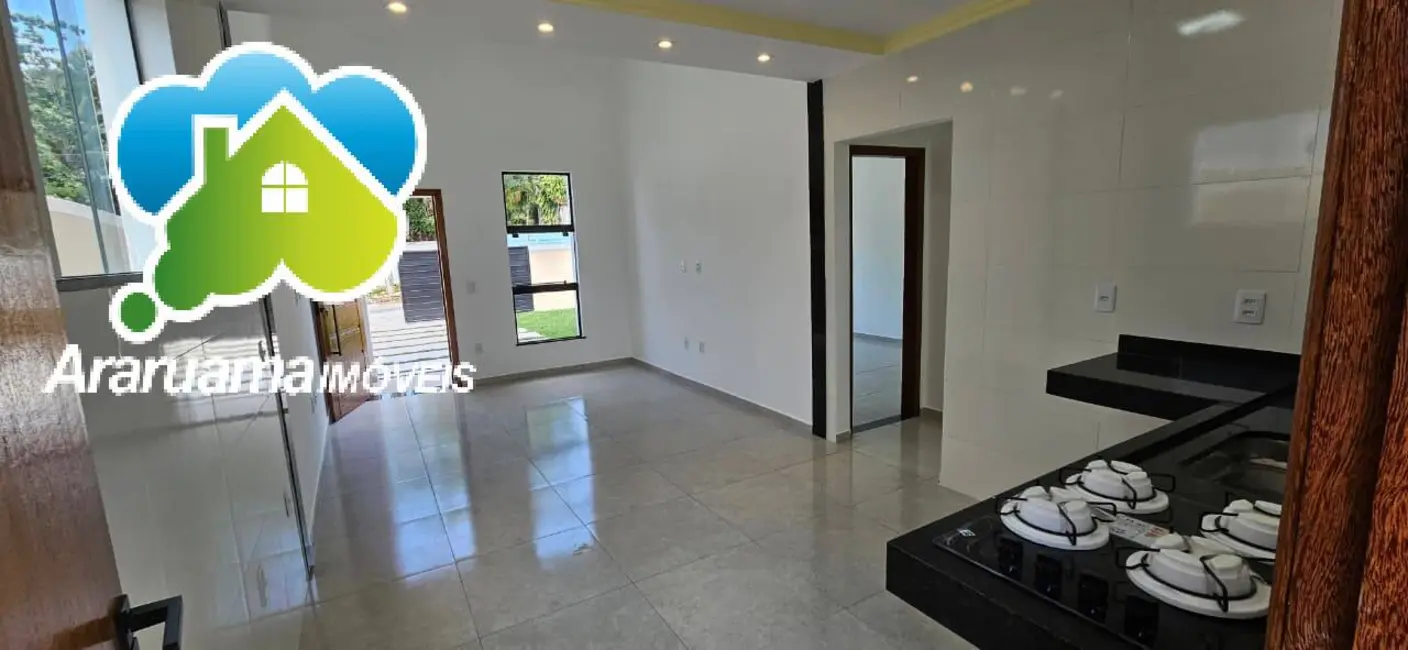 Casa com 3 quartos à venda, 300m2 em Araruama - RJ - imagem 3 Foto 3 de Casa com 3 quartos à venda, 300m2 em Araruama - RJ