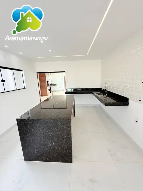 Foto 5 de Casa com 3 quartos à venda em Araruama - RJ