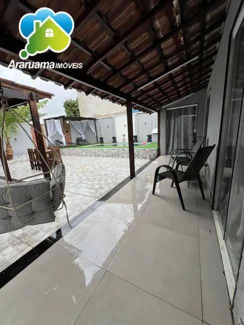 Foto 2 de Casa com 4 quartos à venda em Araruama - RJ