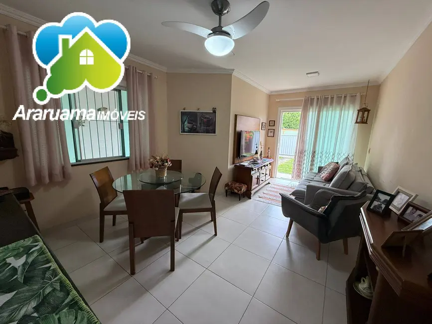 Foto 2 de Casa com 2 quartos à venda em Araruama - RJ