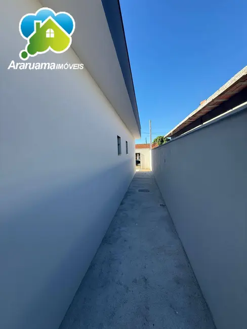 Foto 3 de Casa com 2 quartos à venda em Araruama - RJ