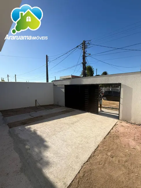 Foto 2 de Casa com 2 quartos à venda em Araruama - RJ