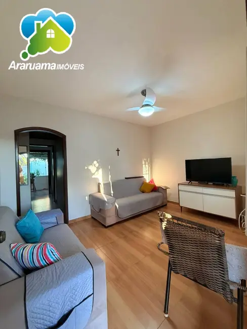 Foto 8 de Casa com 3 quartos à venda, 450m2 em Araruama - RJ