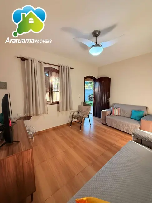 Foto 7 de Casa com 3 quartos à venda, 450m2 em Araruama - RJ