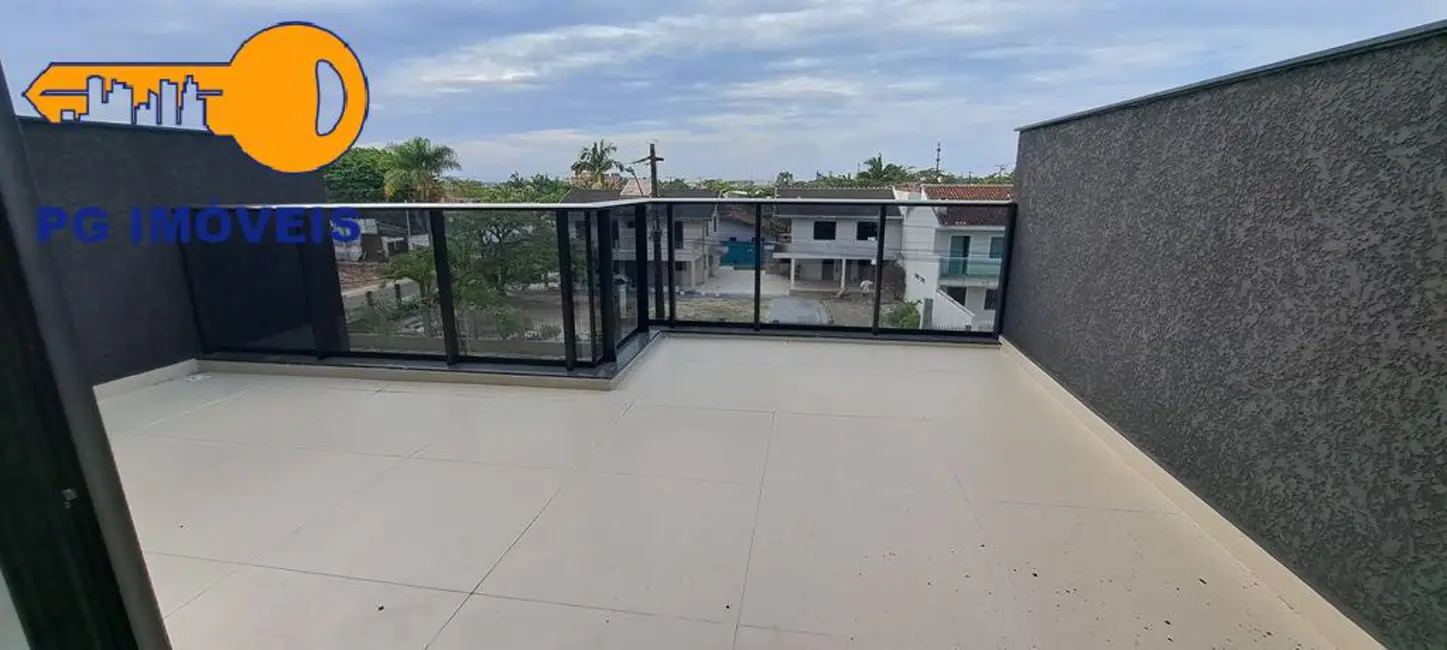 Foto 2 de Sobrado com 3 quartos à venda, 142m2 em Matinhos - PR