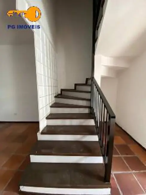 Sobrado com 3 quartos à venda, 210m2 em 29 de Julho, Paranagua - PR - imagem 4 Foto 4 de Sobrado com 3 quartos à venda, 210m2 em 29 de Julho, Paranagua - PR