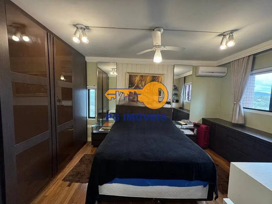 Apartamento com 3 quartos à venda, 142m2 em Tuiuti, Paranagua - PR - imagem 9 Foto 9 de Apartamento com 3 quartos à venda, 142m2 em Tuiuti, Paranagua - PR