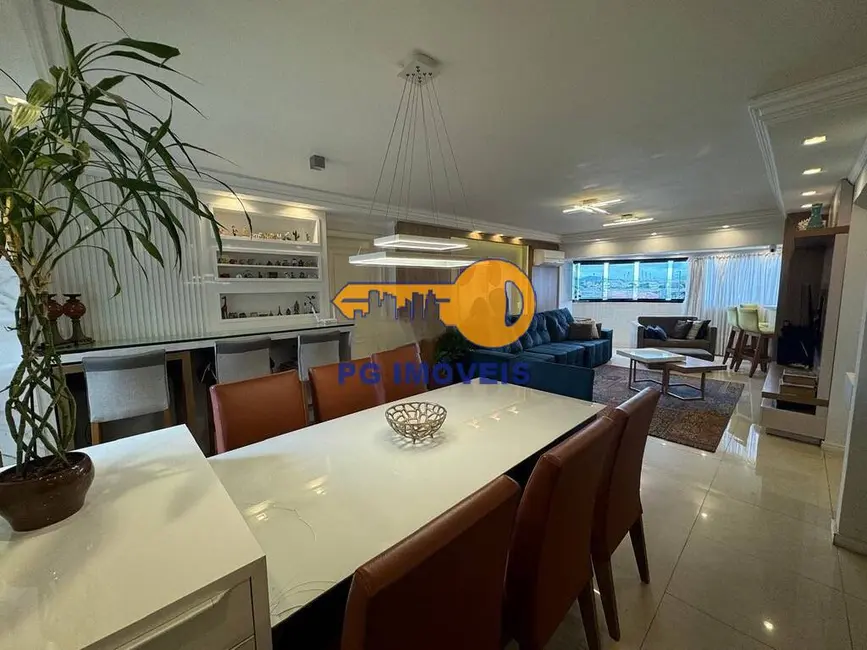Apartamento com 3 quartos à venda, 142m2 em Tuiuti, Paranagua - PR - imagem 5 Foto 5 de Apartamento com 3 quartos à venda, 142m2 em Tuiuti, Paranagua - PR
