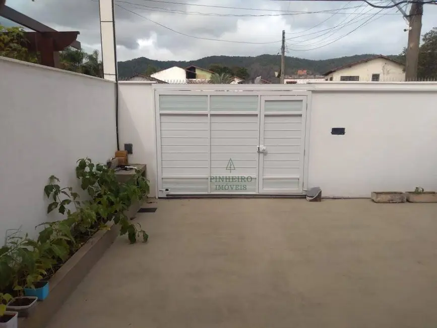 Casa com 3 quartos à venda e para alugar, 202m2 em Itaipu, Niteroi - RJ - imagem 3 Foto 3 de Casa com 3 quartos à venda e para alugar, 202m2 em Itaipu, Niteroi - RJ