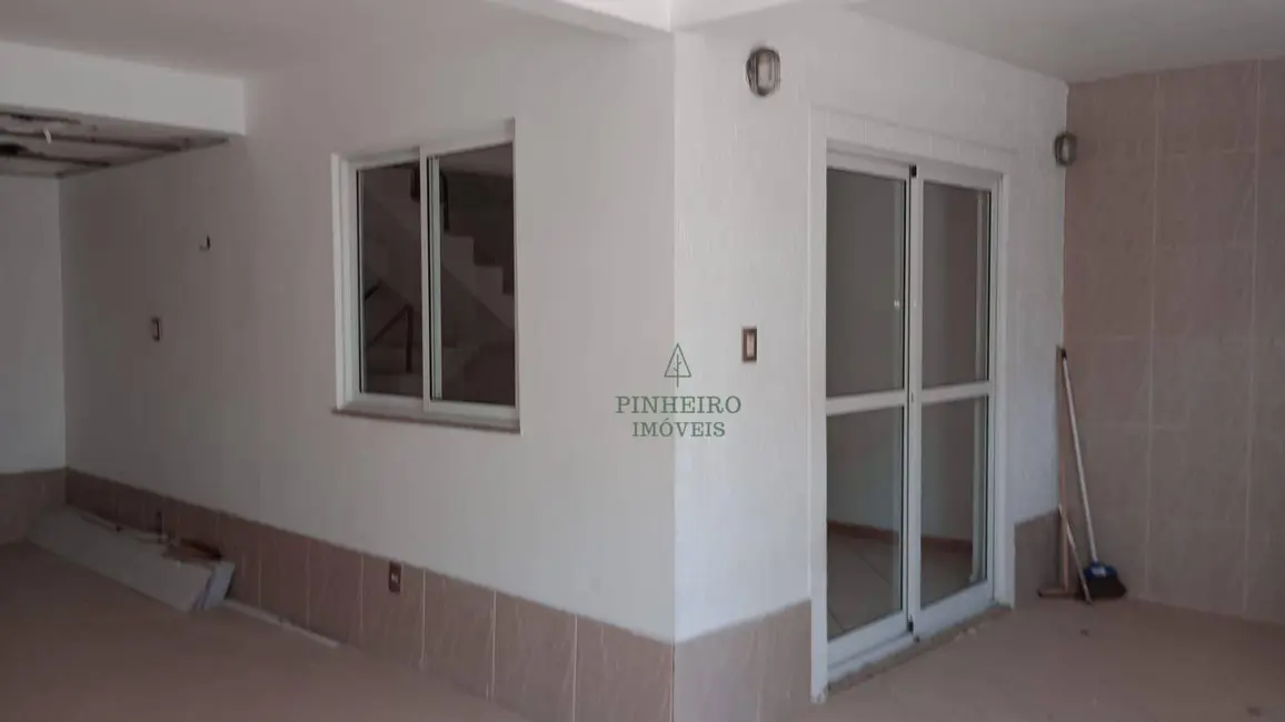 Foto 2 de Casa com 3 quartos à venda, 150m2 em Camarão, Sao Goncalo - RJ