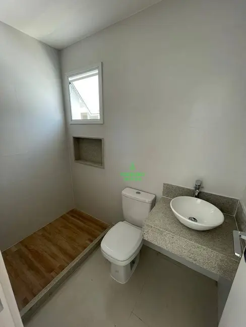 Foto 2 de Casa com 4 quartos à venda, 180m2 em Itaipu, Niteroi - RJ