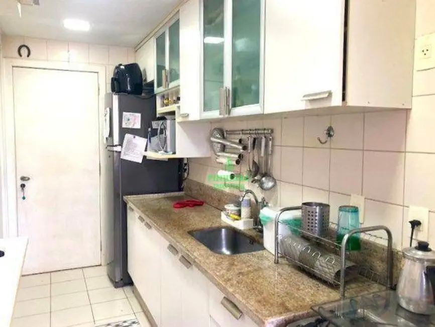 Apartamento com 3 quartos à venda, 110m2 em Pe Pequeno, Niteroi - RJ - imagem 4 Foto 4 de Apartamento com 3 quartos à venda, 110m2 em Pe Pequeno, Niteroi - RJ