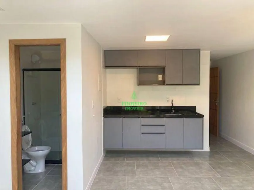 Loft / Flat com 27 quartos à venda, 980m2 em Centro, Rio De Janeiro - RJ - imagem 5 Foto 5 de Loft / Flat com 27 quartos à venda, 980m2 em Centro, Rio De Janeiro - RJ