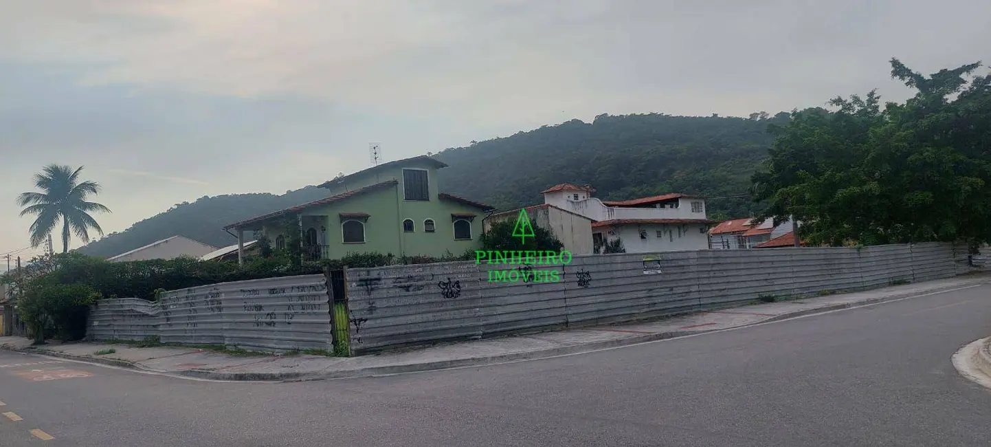 Foto 1 de Terreno / Lote à venda, 180m2 em Piratininga, Niteroi - RJ