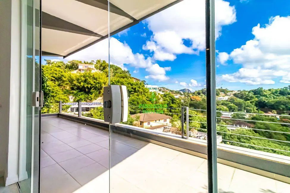 Foto 2 de Casa de Condomínio com 4 quartos à venda, 1500m2 em Vila Progresso, Niteroi - RJ