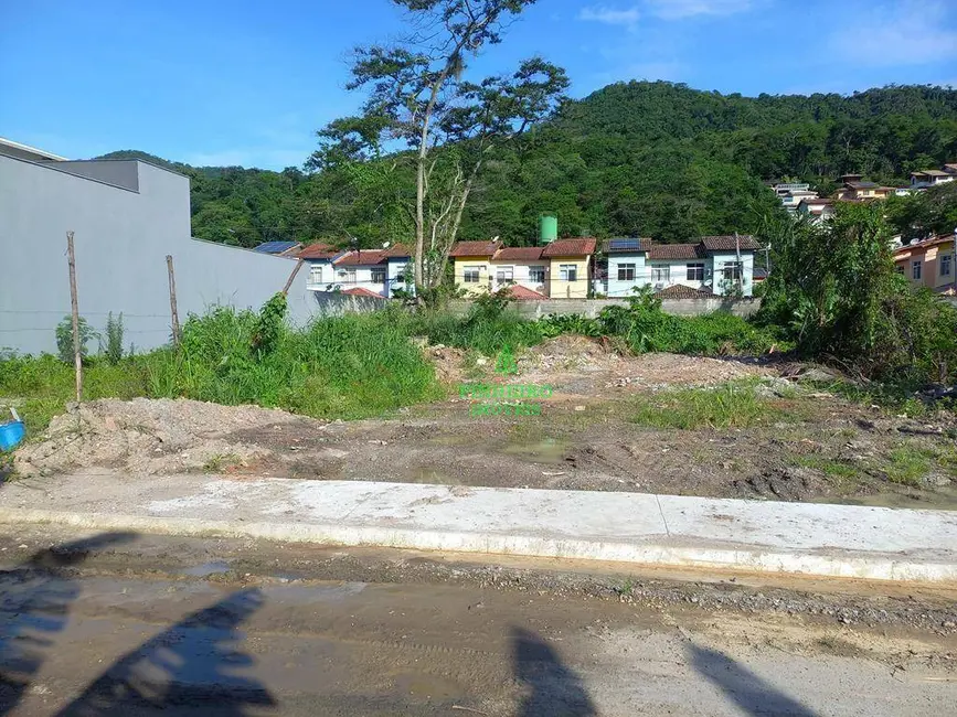 Foto 1 de Terreno / Lote à venda, 240m2 em Engenho do Mato, Niteroi - RJ