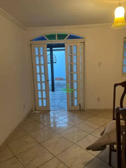 Foto 2 de Casa com 2 quartos à venda, 291m2 em Santa Catarina, Sao Goncalo - RJ