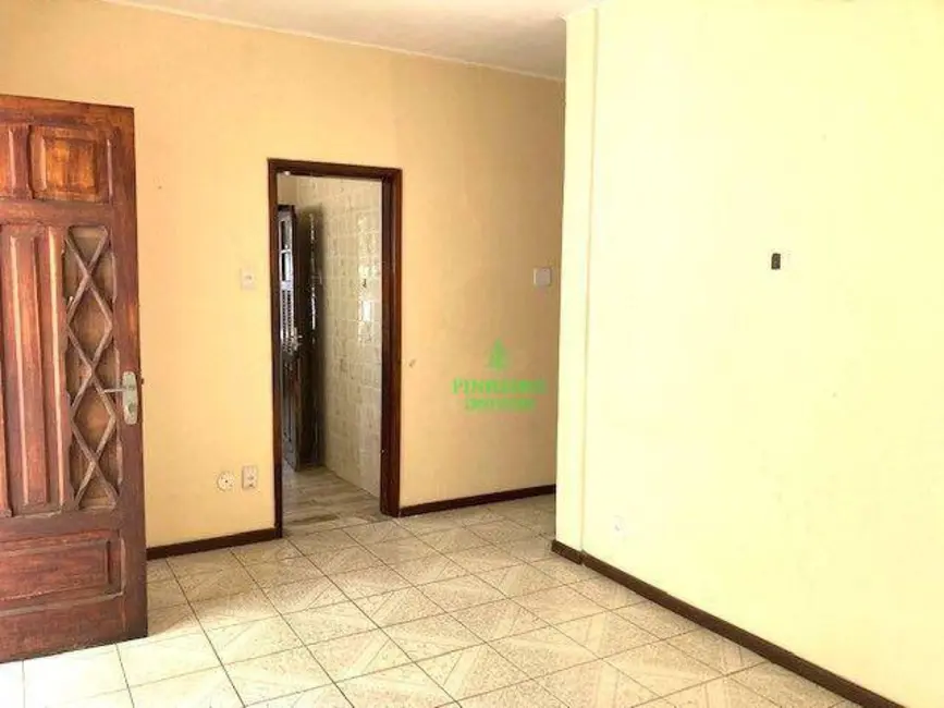 Casa com 4 quartos à venda, 468m2 em São Lourenço, Niteroi - RJ - imagem 5 Foto 5 de Casa com 4 quartos à venda, 468m2 em São Lourenço, Niteroi - RJ