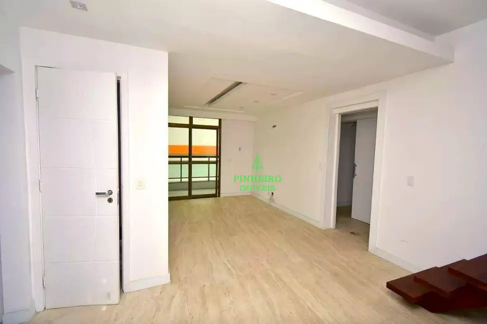 Cobertura com 3 quartos à venda, 165m2 em Ingá, Niteroi - RJ - imagem 9 Foto 9 de Cobertura com 3 quartos à venda, 165m2 em Ingá, Niteroi - RJ