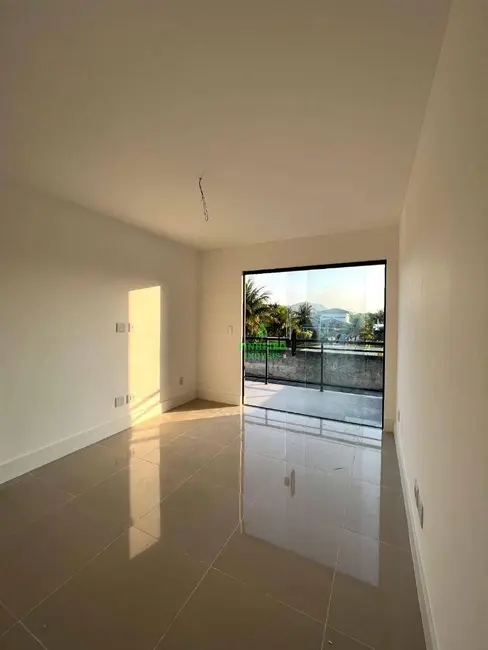 Foto 4 de Casa com 3 quartos à venda, 180m2 em Itaipu, Niteroi - RJ