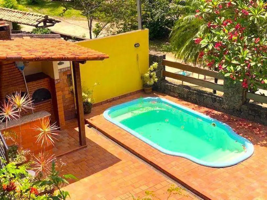 Casa com 4 quartos à venda, 360m2 em Itaipu, Niteroi - RJ - imagem 4 Foto 4 de Casa com 4 quartos à venda, 360m2 em Itaipu, Niteroi - RJ