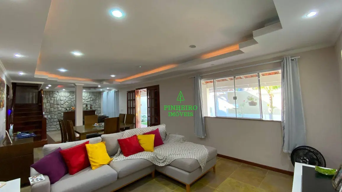 Foto 9 de Casa com 4 quartos à venda, 400m2 em Peró, Cabo Frio - RJ