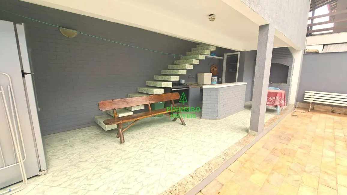 Foto 4 de Casa com 4 quartos à venda, 360m2 em Piratininga, Niteroi - RJ