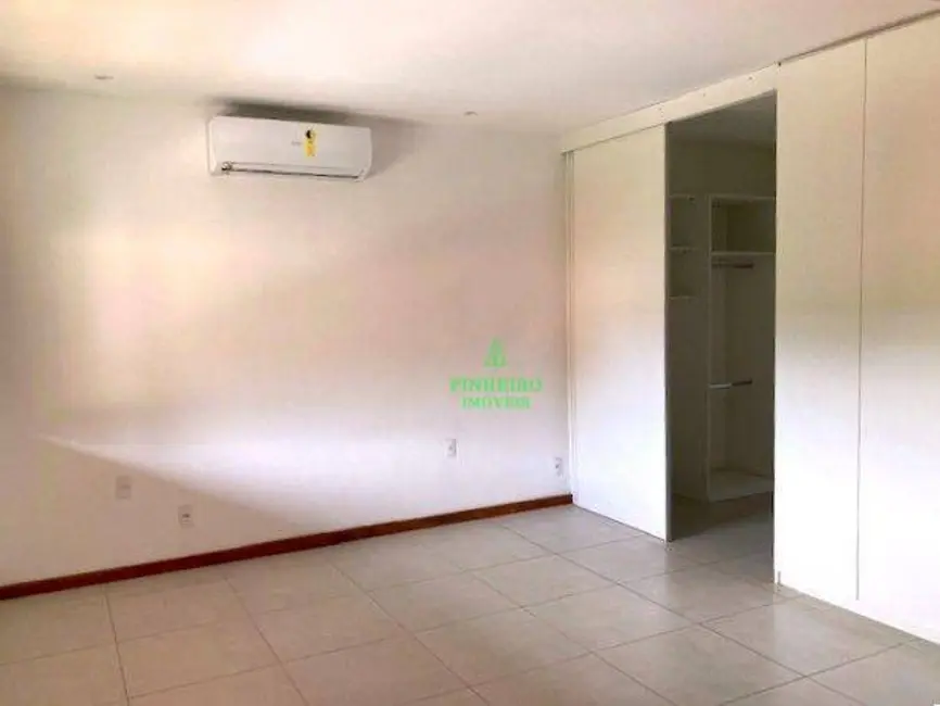 Foto 7 de Casa com 4 quartos à venda, 361m2 em Piratininga, Niteroi - RJ