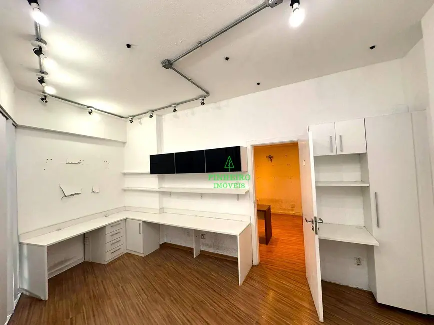 Sala Comercial à venda, 40m2 em Centro, Niteroi - RJ - imagem 6 Foto 6 de Sala Comercial à venda, 40m2 em Centro, Niteroi - RJ