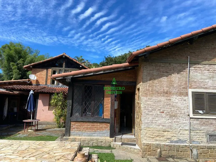 Casa com 4 quartos à venda, 450m2 em Retiro, Petropolis - RJ - imagem 4 Foto 4 de Casa com 4 quartos à venda, 450m2 em Retiro, Petropolis - RJ