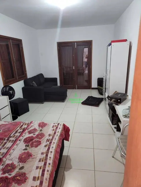 Foto 2 de Casa com 3 quartos à venda, 480m2 em Marica - RJ