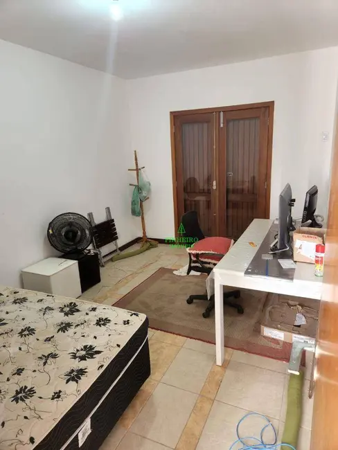 Foto 6 de Casa com 3 quartos à venda, 480m2 em Marica - RJ