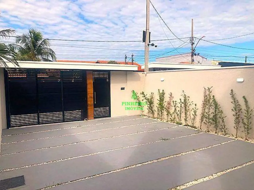 Foto 2 de Casa com 3 quartos à venda, 225m2 em Jardim Atlântico Central (Itaipuaçu), Marica - RJ