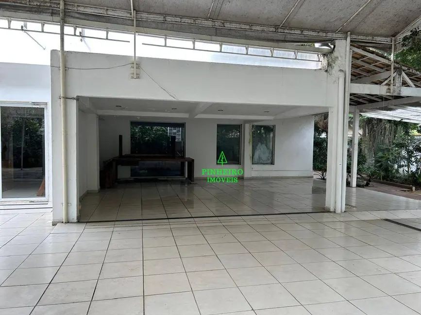 Casa com 2 quartos à venda e para alugar, 750m2 em São Francisco, Niteroi - RJ - imagem 6 Foto 6 de Casa com 2 quartos à venda e para alugar, 750m2 em São Francisco, Niteroi - RJ