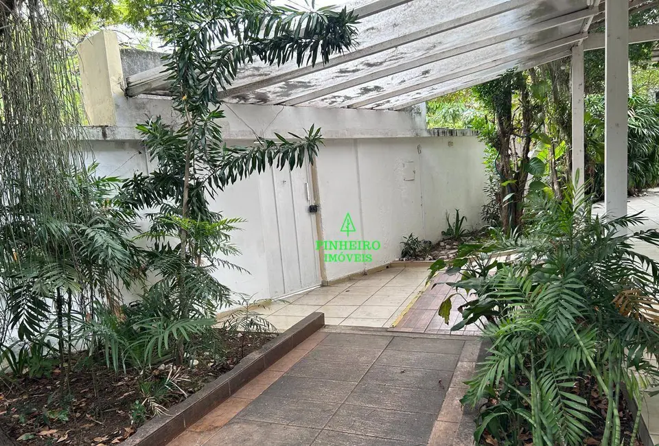 Casa com 2 quartos à venda e para alugar, 750m2 em São Francisco, Niteroi - RJ - imagem 3 Foto 3 de Casa com 2 quartos à venda e para alugar, 750m2 em São Francisco, Niteroi - RJ