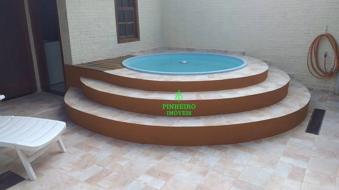 Foto 1 de Casa com 3 quartos à venda, 225m2 em Serra Grande, Niteroi - RJ