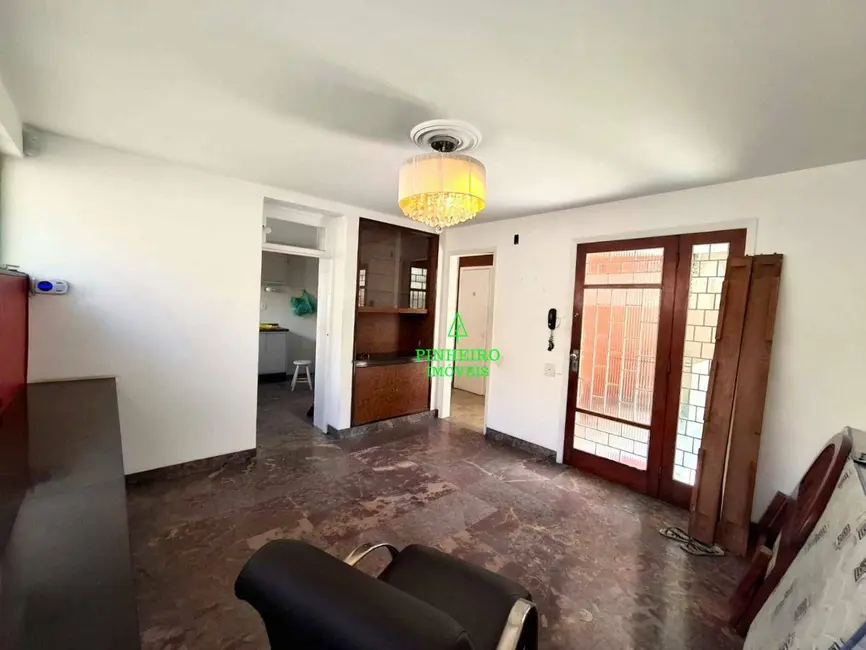 Casa com 4 quartos para alugar, 234m2 em Icaraí, Niteroi - RJ - imagem 9 Foto 9 de Casa com 4 quartos para alugar, 234m2 em Icaraí, Niteroi - RJ