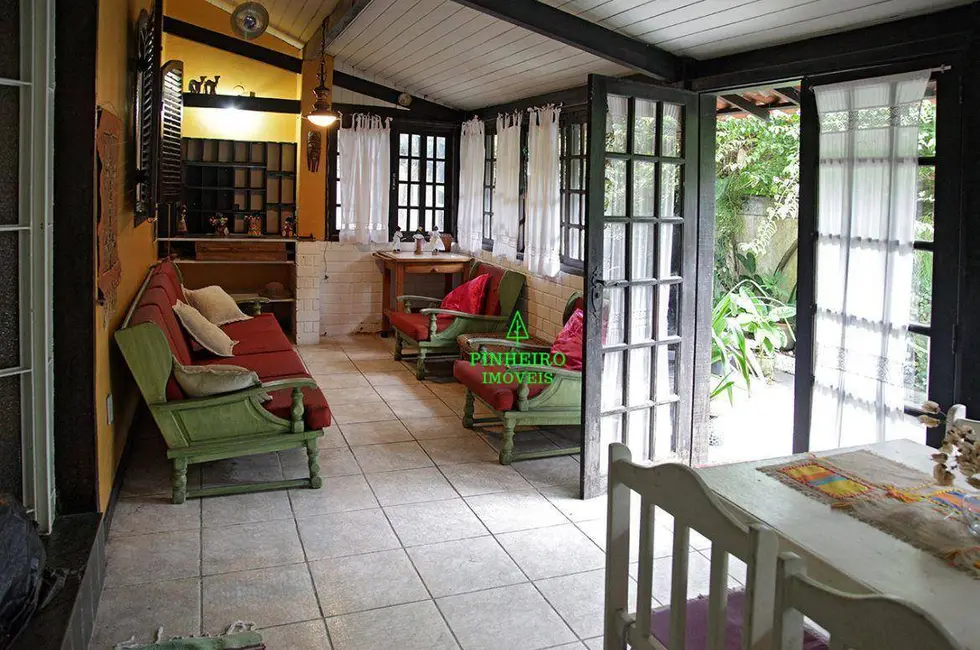 Foto 1 de Casa com 3 quartos à venda, 250m2 em São Francisco, Niteroi - RJ